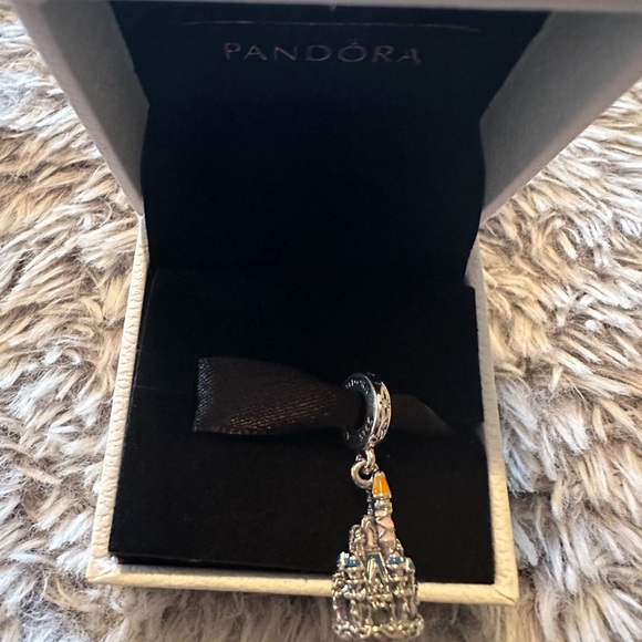 Pandora Disney castle 50th anniversary charm - Picture 5 of 7